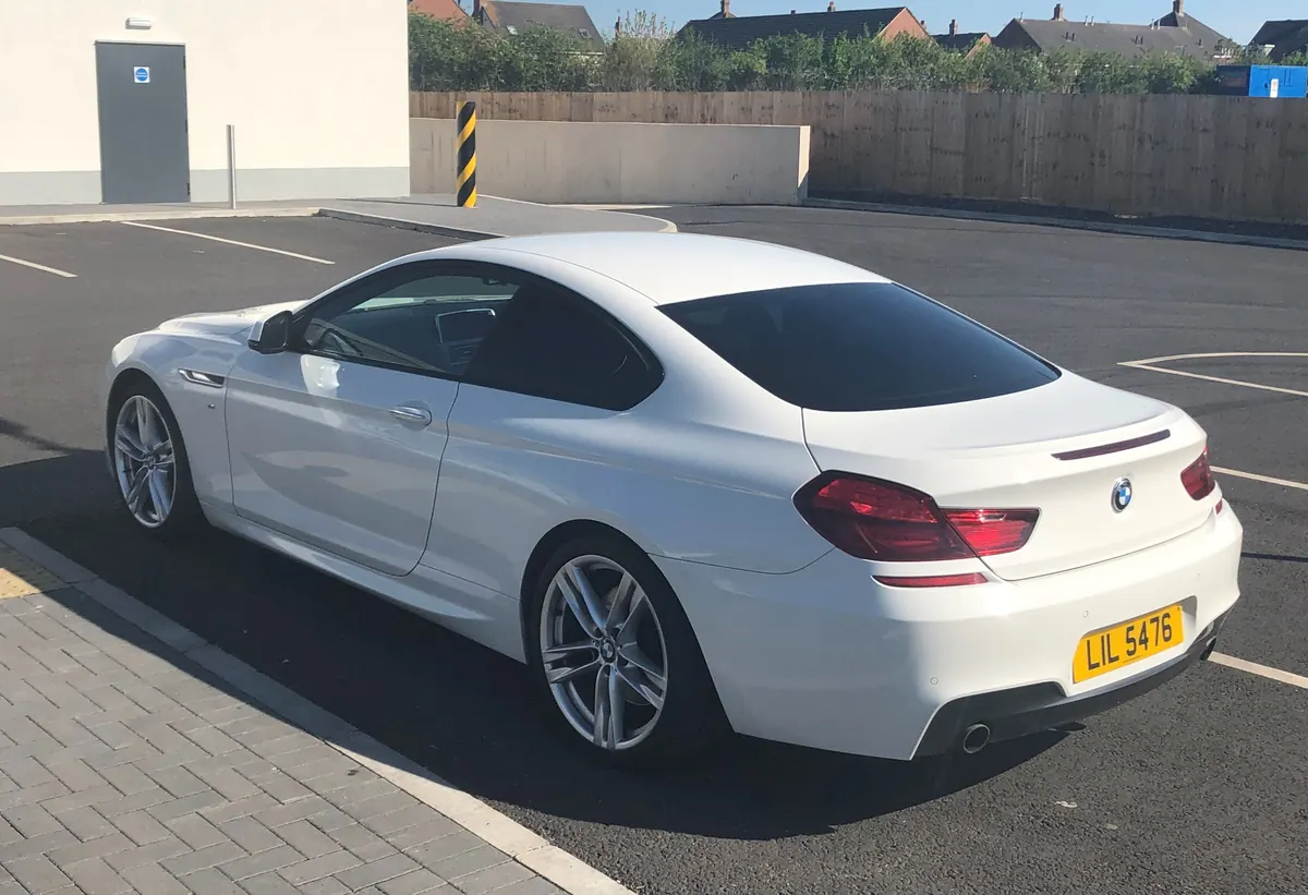 White BMW 640 coupé